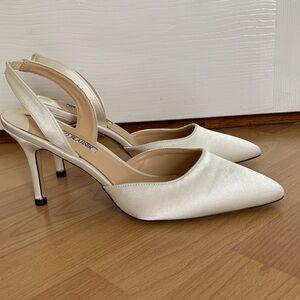 Manolo Blahnik Size 41 White satin pointed toe pumps featuring sling back